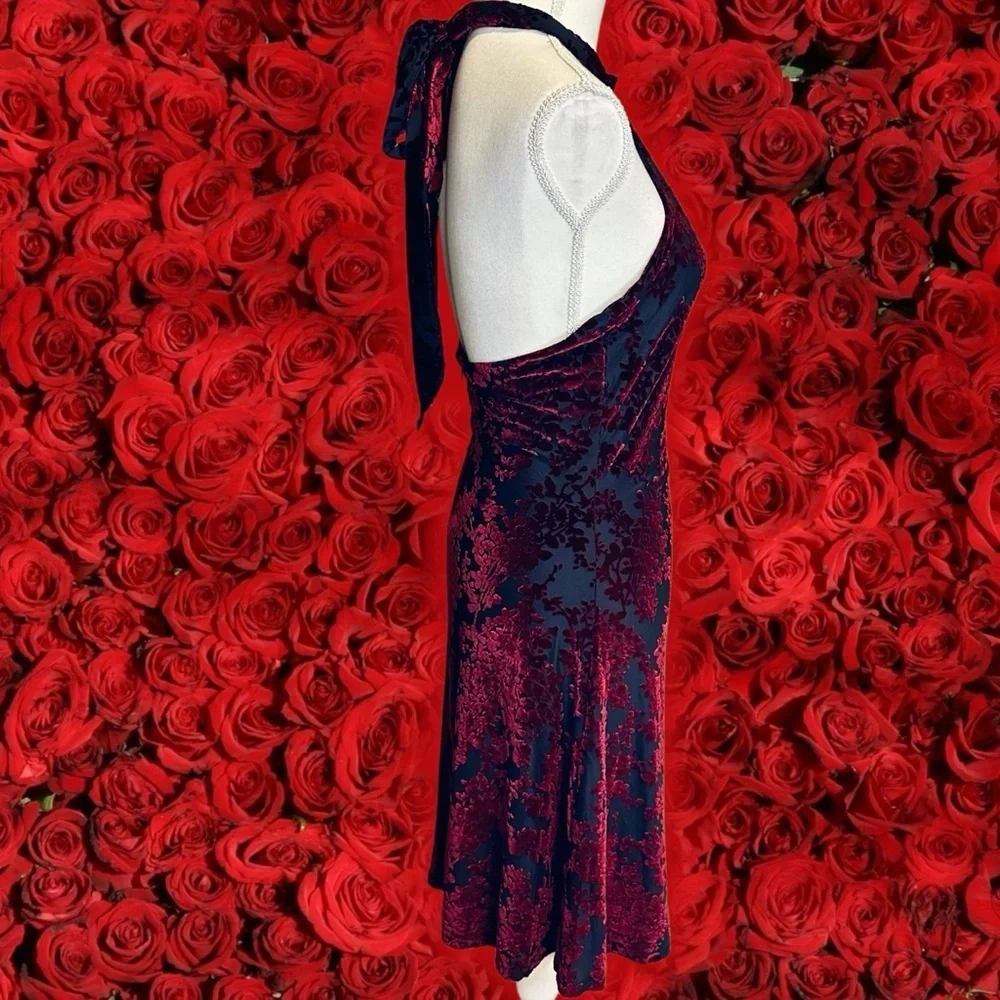 Dress the Population ‘Miranda’ Halterneck Mini Dress in “Burgundy/Black Cherry” - Picture 14 of 16